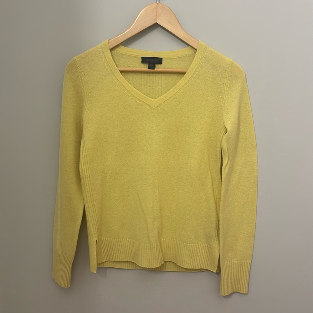 Saks fifth avenue yellow vneck